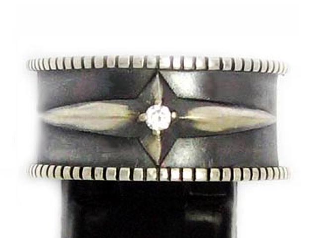 日本925純銀厚身凹凸感白水晶十字星戒指