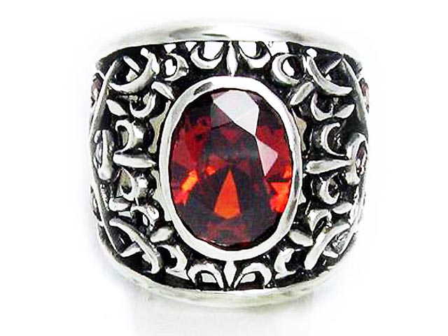 日本925純銀大款紅水晶通花玫瑰荊棘紋戒指