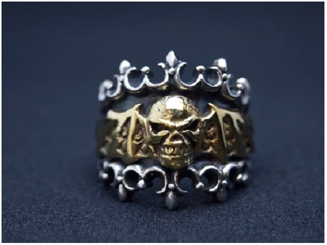 日本925純銀厚身重手點金蝙蝠骷髏頭戒指