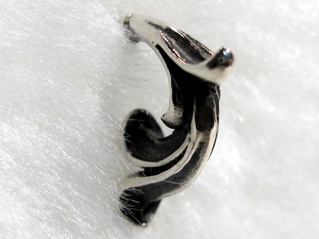日本925純銀立體荊棘花紋耳環