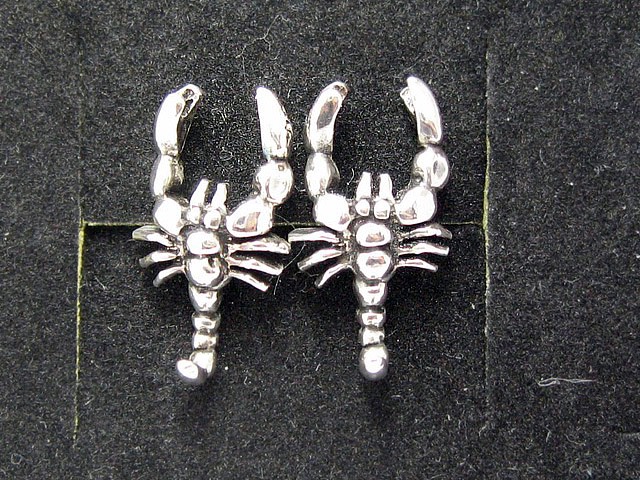 日本925純銀蝎子耳環