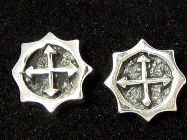 日本925純銀十字架厚身鈕形耳環