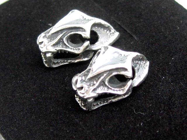 日本925純銀大款厚身立體恐龍骨頭耳環