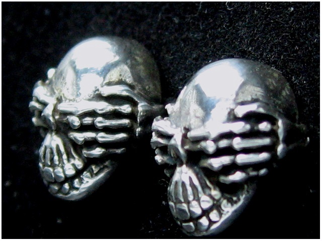 日本925純銀大款立體手爪骷髏骨頭耳環