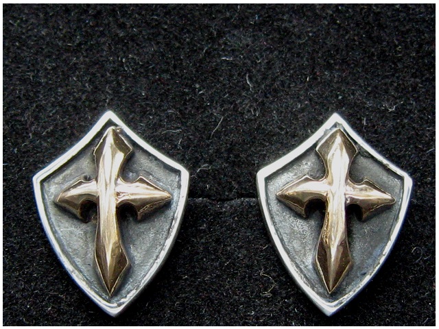 日本925純銀點金十字架盾牌耳環