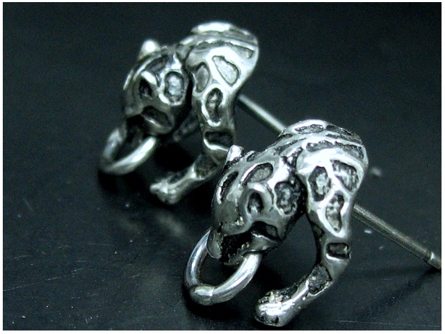 日本925純銀立體豹頭耳環